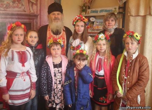 визит батюшки к детям