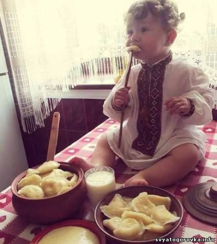 домашние вареники с вишней